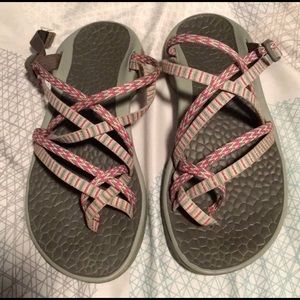 Chaco size 6 pink and gray sandals